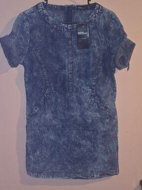 NWT RICO Jeans-Cotton W/ Blue Denim Look-Dress Pockets Zip Round Neck Size L